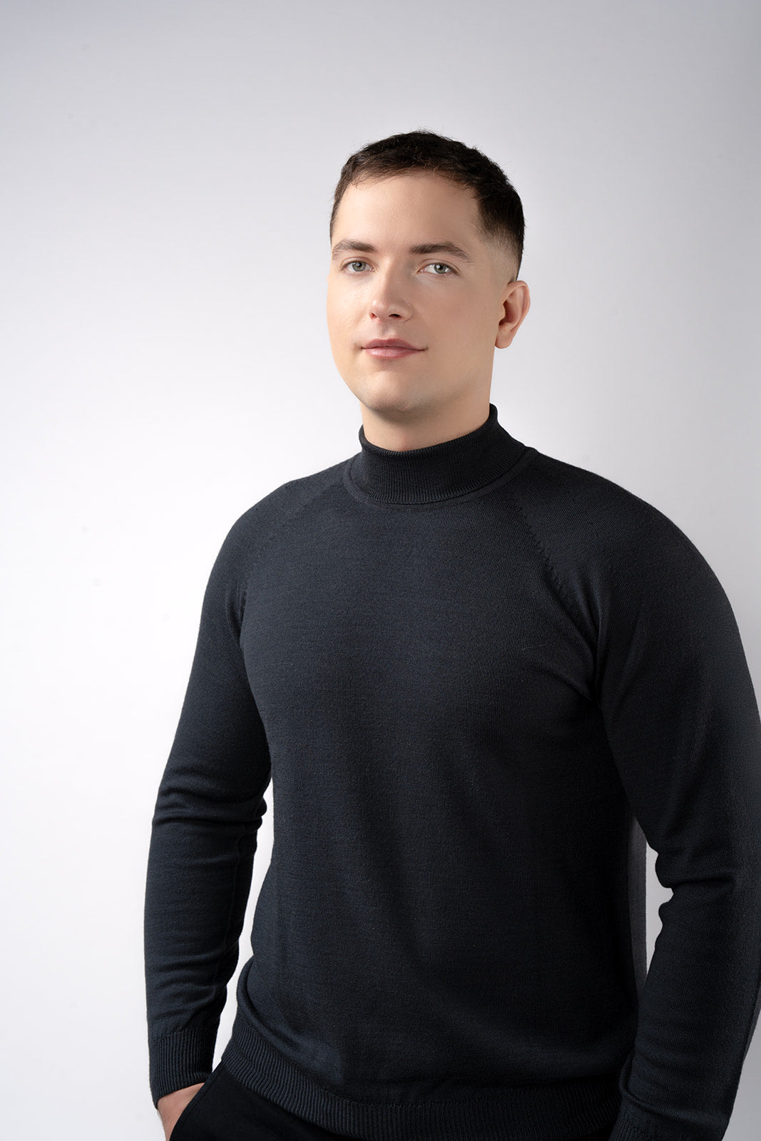 INNERMORE_merino_sweater_dark_gray