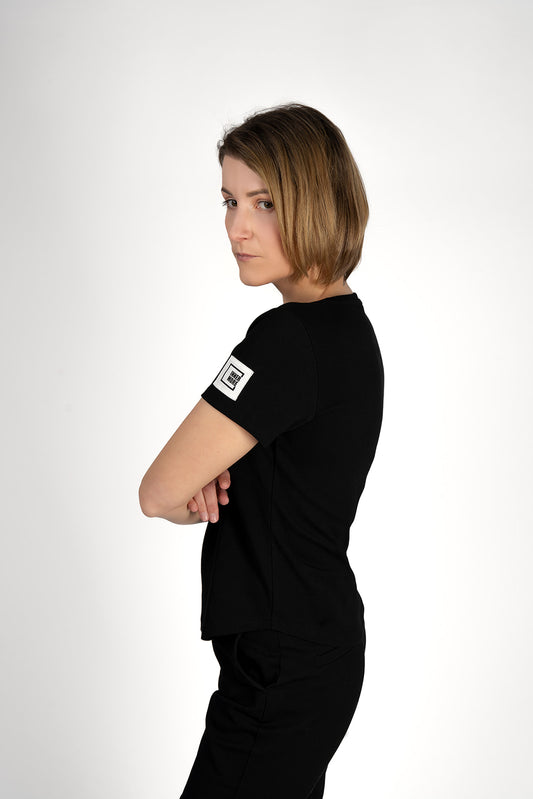 Innermore_naiste_mudel_t-sark_regular_kulg